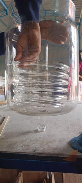 Export-oriented glassware production